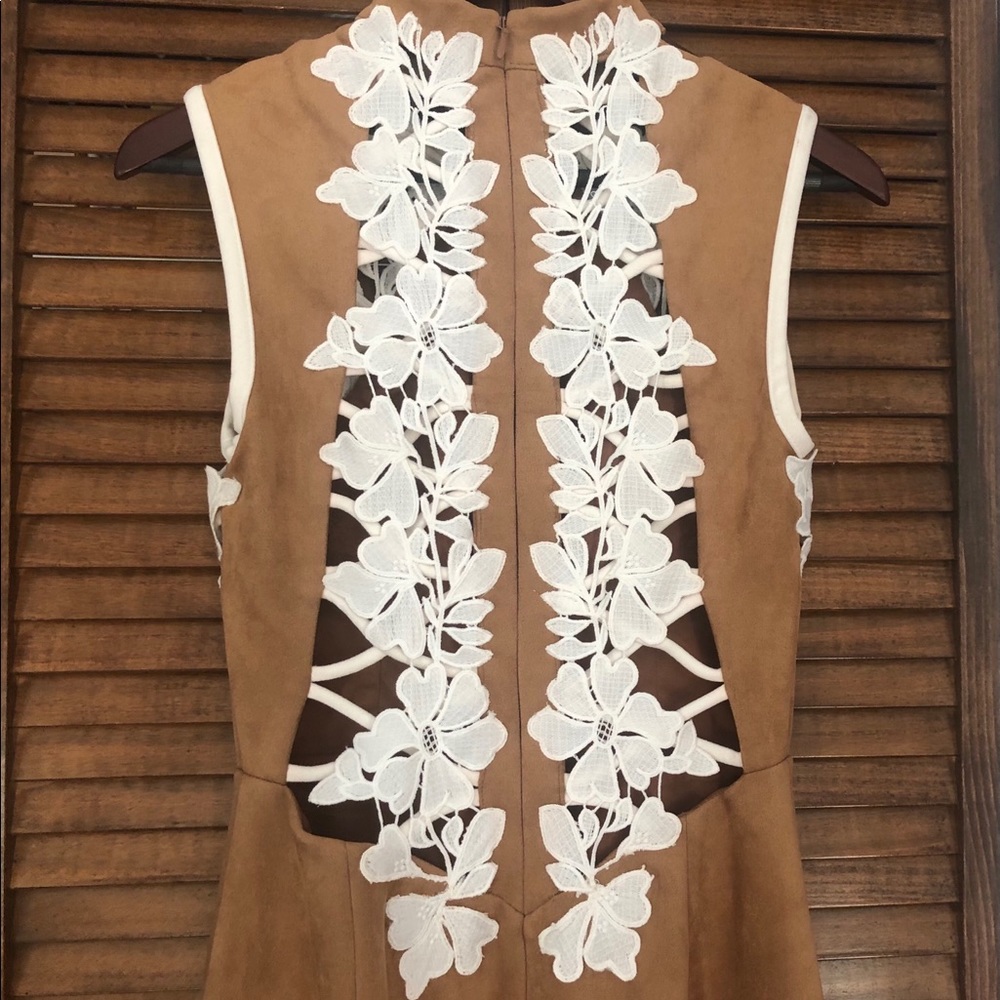 Dress - Picture 3 of 3